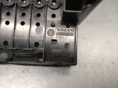 Replacement of relay / fuse box for Volvo V40 Hatchback (525) D3 OEM IAM reference 30659192 E00019240 