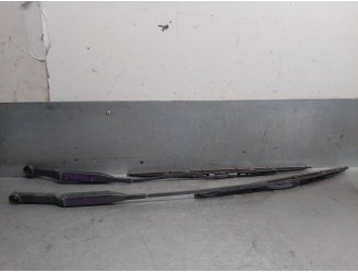 Replacement front right wiper arm for Opel Combo (Corsa C) 1.7 16V DI CAT (Y 17 DTL / LK8) OEM IAM reference 09225624