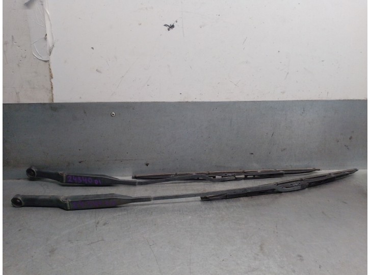 Replacement front right wiper arm for Opel Combo (Corsa C) 1.7 16V DI CAT (Y 17 DTL / LK8) OEM IAM reference 09225624