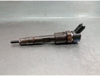 Recambio de inyector para volvo v40 familiar 1.9 diesel cat referencia OEM IAM 7700111014 0445110021 BOSCH