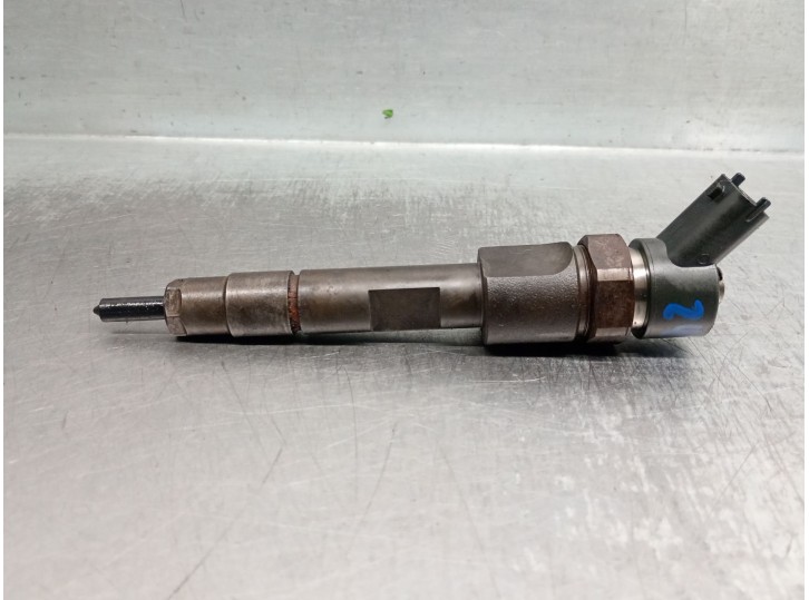 Recambio de inyector para volvo v40 familiar 1.9 diesel cat referencia OEM IAM 7700111014 0445110021