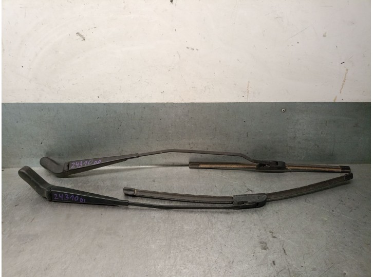 Replacement front right wiper arm for Jaguar X-Type 2.5 V6 24V CAT OEM IAM reference C2S1706 C2S1706 