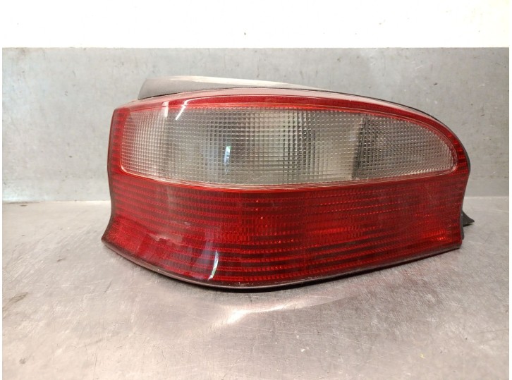 Recambio de piloto trasero izquierdo para citroën saxo 1.5 d sx referencia OEM IAM 6350L8 6350L8 