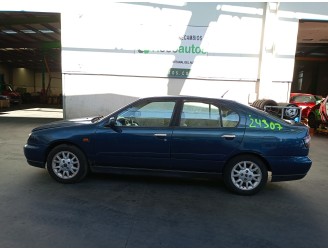 nissan primera berlina (p11) del año 2000