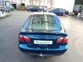 nissan primera berlina (p11) del año 2000