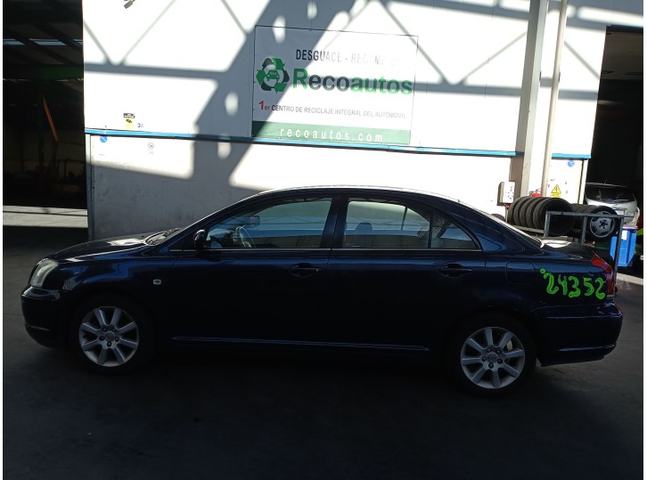 toyota avensis berlina (t25) del año 2006