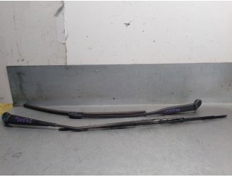 Recambio de brazo limpia delantero derecho para mercedes-benz clase a (w168) 1.4 cat referencia OEM IAM A1688200644 A1688200644 