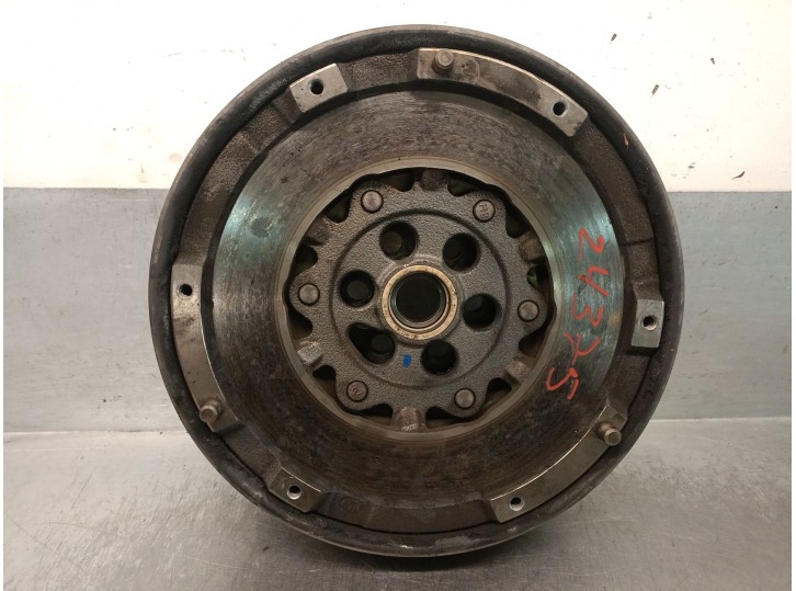 Replacement flywheel for BMW 1 Series saloon (E81/E87) 2.0 16v OEM IAM reference 21217560876 21207560876 