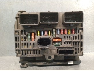 Recambio de caja reles / fusibles para peugeot 407 st sport referencia OEM IAM 9656086180  