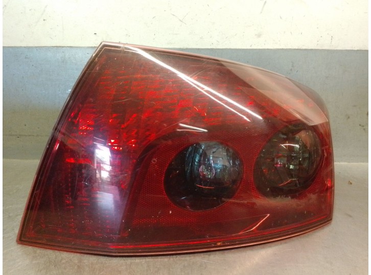 Recambio de piloto trasero derecho para peugeot 407 st sport referencia OEM IAM 6351FQ 6351FQ 