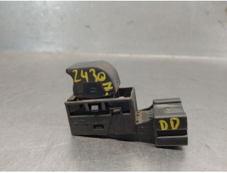 Replacement front right window switch for Nissan Primera Saloon (P11) 2.0 Turbodiesel CAT OEM IAM reference 254112F0
