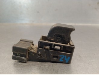 Replacement rear left window switch for Nissan Primera Saloon (P11) 2.0 Turbodiesel CAT OEM IAM reference 254112F0