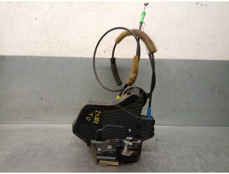 Recambio de cerradura puerta trasera derecha para toyota avensis berlina (t25) 2.2 d-4d cat referencia OEM IAM 6905002102 690500