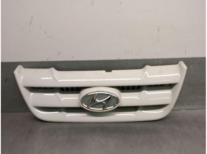 Recambio de rejilla delantera para hyundai matrix (fc) 1.5 crdi referencia OEM IAM 8636117010 8636117010 