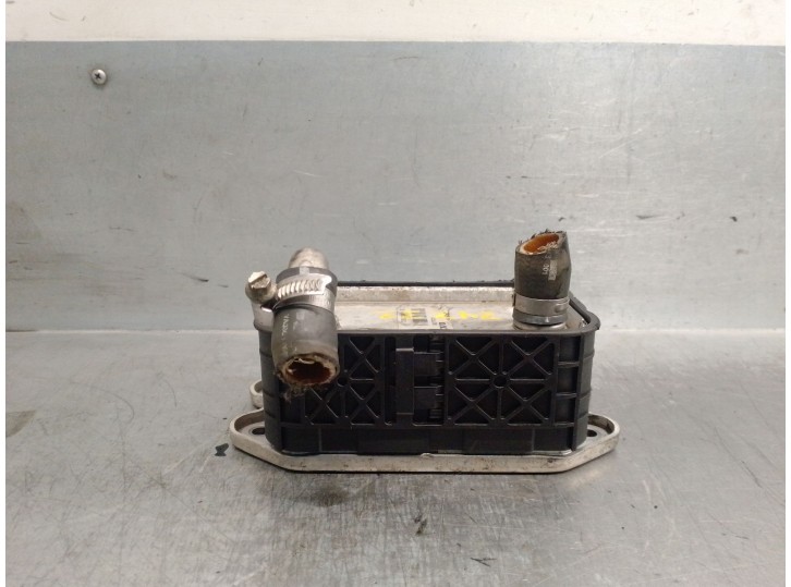 Recambio de enfriador aceite motor para volvo xc90 2.4 diesel cat referencia OEM IAM 8677973 31201912 BEHR