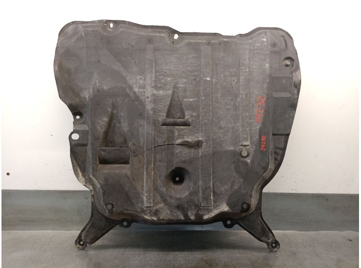 Recambio de cubrecarter para volvo xc90 2.4 diesel cat referencia OEM IAM 30680969 30741853 