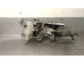 Recambio de soporte alternador para seat ibiza sc (6j1) 1.2 tdi referencia OEM IAM 03L903143Q 03L903139Q 