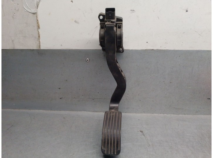 Recambio de potenciometro pedal para peugeot 307 (s1) xt referencia OEM IAM 9646702180 1601K5 0280752251 BOSCH
