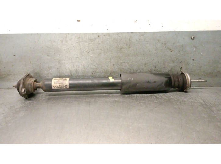 Recambio de amortiguador trasero derecho para bmw serie 1 berlina (e81/e87) 2.0 16v referencia OEM IAM 33526782859 33506782860 E