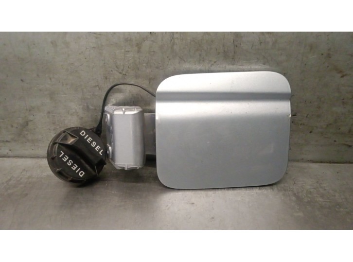 Recambio de tapa exterior combustible para kia cerato 2.0 turbodiesel cat referencia OEM IAM 695102F000 695102F000 