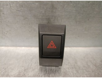 Replacement hazard warning switch for Seat Leon (KL1) 1.0 TSI OEM IAM reference 6F0953235 6F0953235 