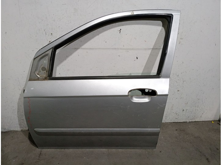 Recambio de puerta delantera izquierda para hyundai getz (tb) 1.3 i referencia OEM IAM 760031C020 760031C020 