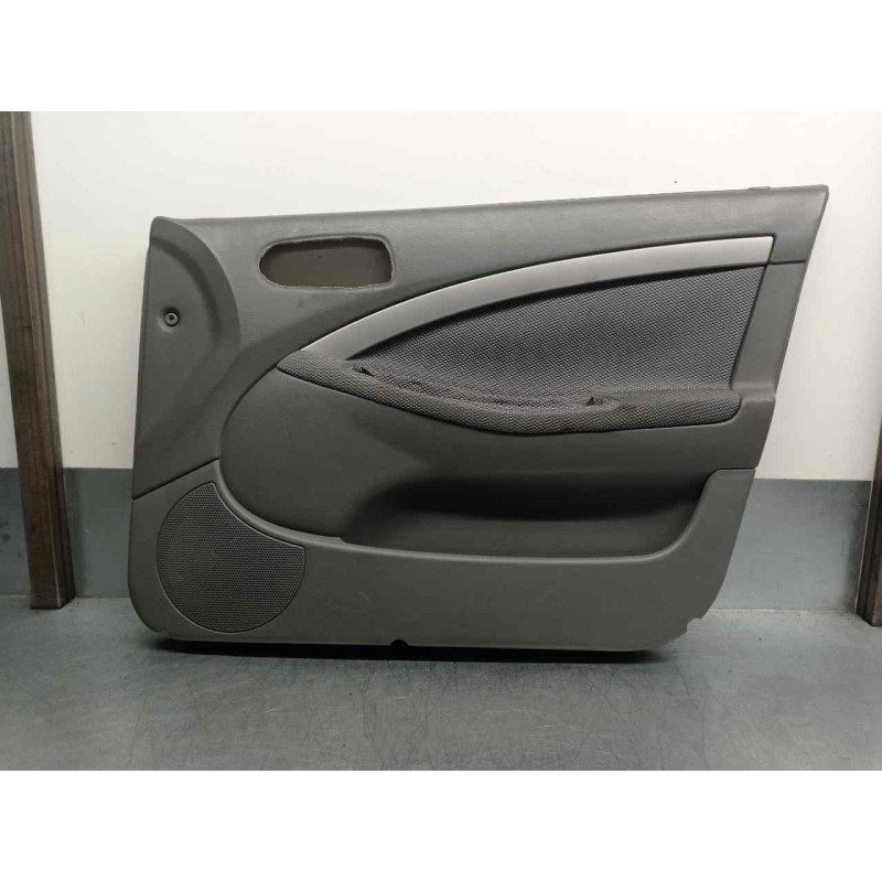 Recambio de guarnecido puerta delantera derecha para chevrolet lacetti 1.6 cat referencia OEM IAM 96556322  