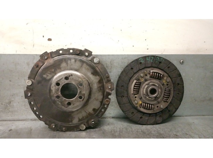 Recambio de kit embrague para seat ibiza (6k) 1.4 16v referencia OEM IAM 52198141EX 52198141EX VALEO