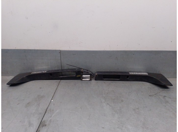 Recambio de molduras traseras para seat ibiza (6k) 1.9 sdi referencia OEM IAM 6K6853468 