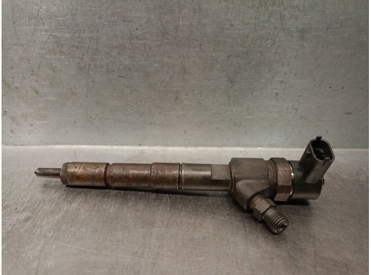 Replacement injector for Saab 9-5 (YS3G) 2.0 TID OEM IAM reference 0445110327 0445110327 BOSCH