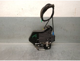 Recambio de cerradura puerta trasera derecha para toyota corolla verso (r1) 2.2 d-cat referencia OEM IAM 690500F011 690500F011 