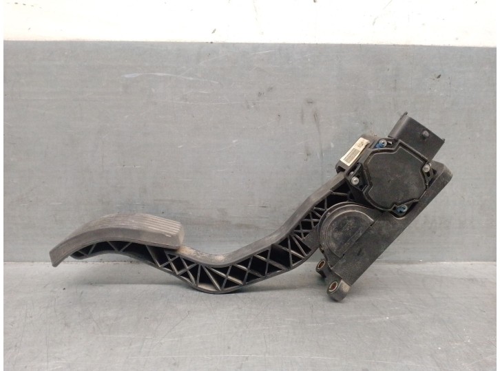 Recambio de potenciometro pedal para hyundai matrix (fc) 1.5 crdi referencia OEM IAM 3270517050 3270517050 0281002544 BOSCH