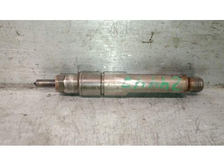 Recambio de inyector para volvo v40 familiar 1.9 diesel referencia OEM IAM 7700875036 0432193753 BOSCH