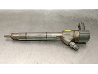Recambio de inyector para hyundai i30 1.6 crdi cat referencia OEM IAM 338002A400  0445110256 BOSCH