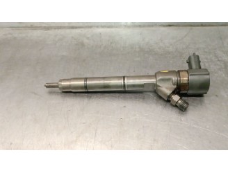 Recambio de inyector para hyundai i30 1.6 crdi cat referencia OEM IAM 338002A400 0445110256 BOSCH