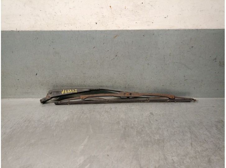 Recambio de brazo limpia trasero para volvo v40 familiar 1.9 diesel referencia OEM IAM 30806918 30806918 