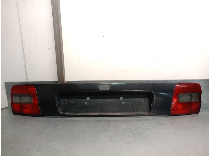 Recambio de piloto trasero central para volvo v40 familiar 1.9 diesel referencia OEM IAM 291600 30899991 