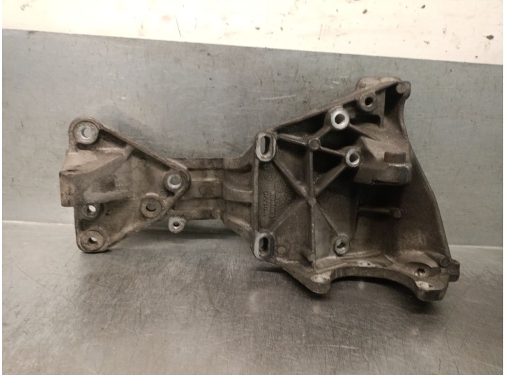 Recambio de soporte alternador para volvo s80 ii (124) d5 referencia OEM IAM 30731516  