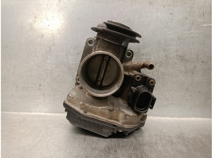 Recambio de caja mariposa para seat arosa (6h1) 1.0 referencia OEM IAM 030133064D 030133064D 408237130002 VDO