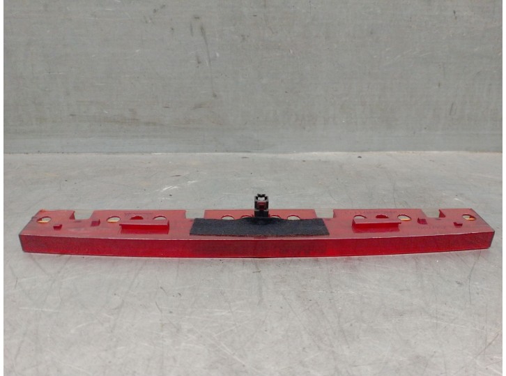 Recambio de luz central de freno para audi a4 berlina (8e) 2.5 v6 24v tdi referencia OEM IAM 8E9945097 8E9945097 