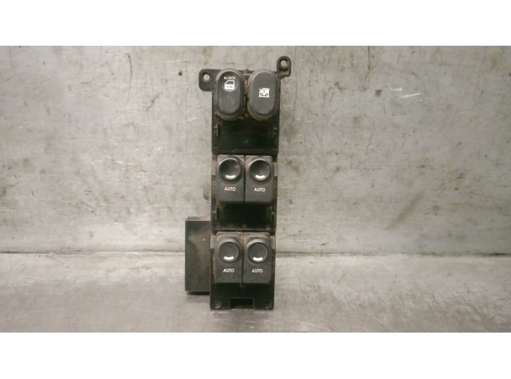 Recambio de mando elevalunas delantero izquierdo para hyundai i30 1.6 crdi cat referencia OEM IAM 935702L000 935702L000 