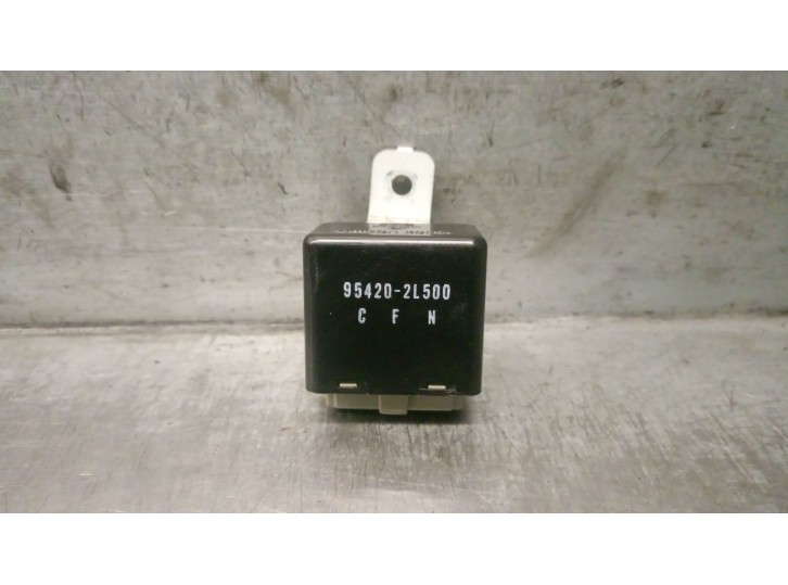 Recambio de rele para hyundai i30 1.6 crdi cat referencia OEM IAM 954202L500  OMRON