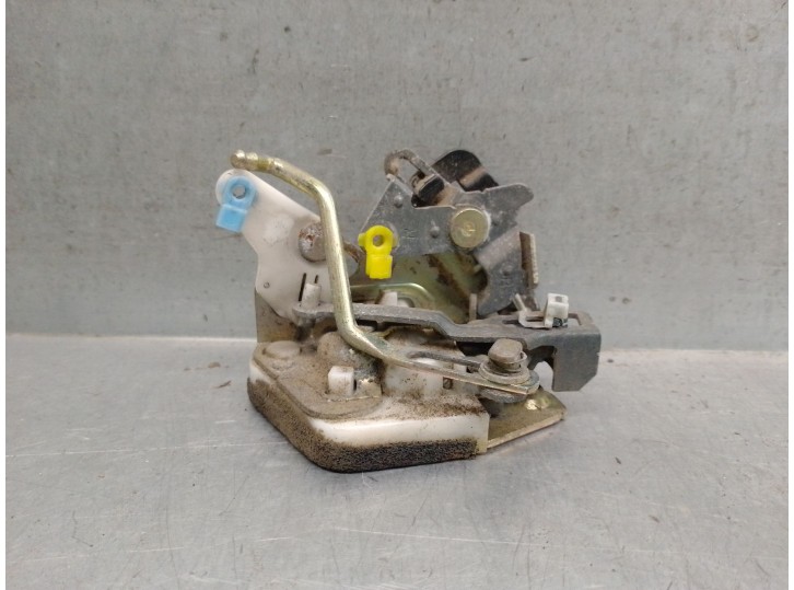 Recambio de cerradura puerta delantera derecha para hyundai accent (x3) 1.3 cat referencia OEM IAM 8148022000 8148022000 