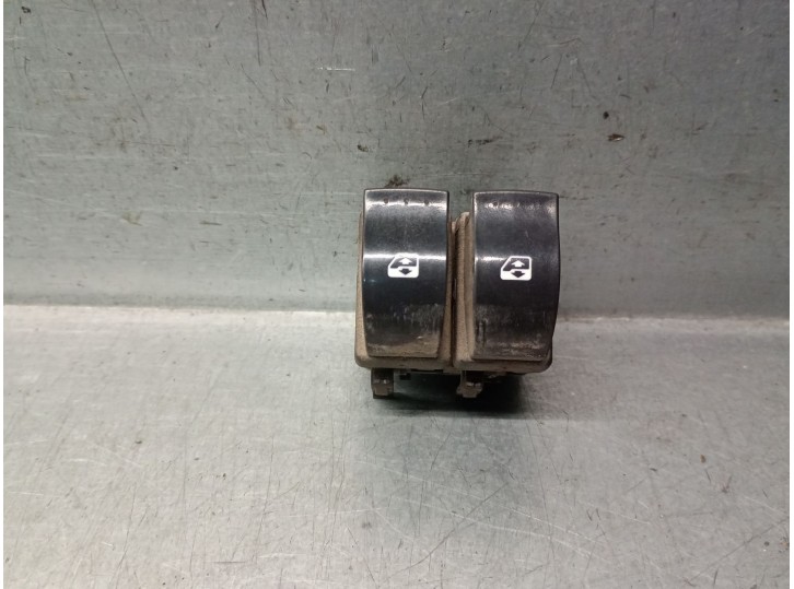 Recambio de mando elevalunas delantero izquierdo para renault kangoo 1.5 dci diesel referencia OEM IAM 8200476806 8200476806 