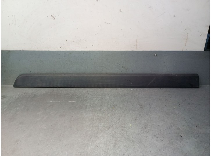 Recambio de molduras delanteras para renault kangoo 1.5 dci diesel referencia OEM IAM 8200439113 808202733R 