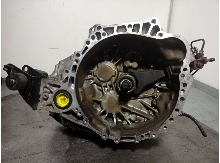 Recambio de caja cambios para toyota avensis wagon (t25) 2.0 turbodiesel cat referencia OEM IAM A7824033 303002D151 AISIN