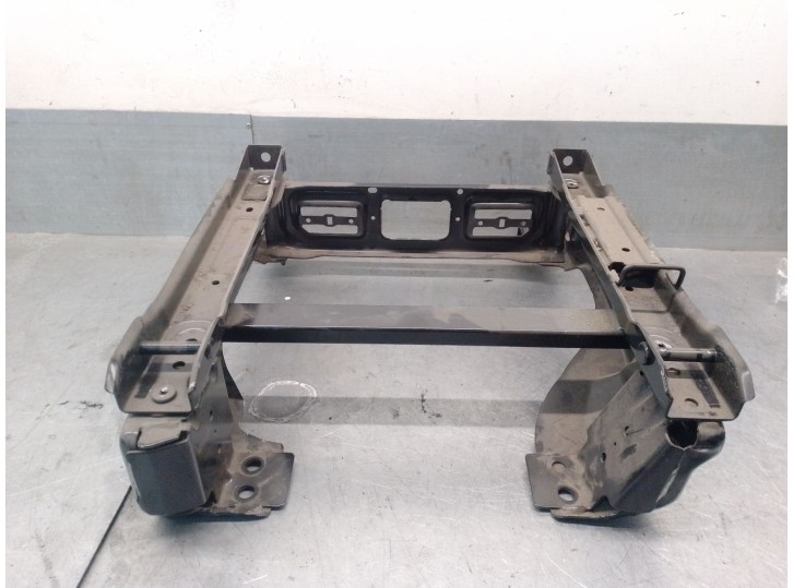 Recambio de asiento delantero derecho para fiat fiorino 1.3 16v jtd cat referencia OEM IAM 1370871080 1370871080 