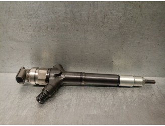 Recambio de inyector para toyota avensis wagon (t25) 2.0 turbodiesel cat referencia OEM IAM 236700R030  DENSO