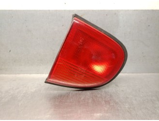 Recambio de piloto trasero porton izquierdo para ford escort berlina/turnier 1.8 16v cat referencia OEM IAM 93AG15K258BA 6702295