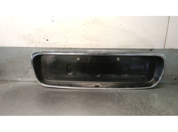 Replacement license plate holder for MG Series 45 (RT) 1.6 16V CAT OEM IAM reference DRC100780 